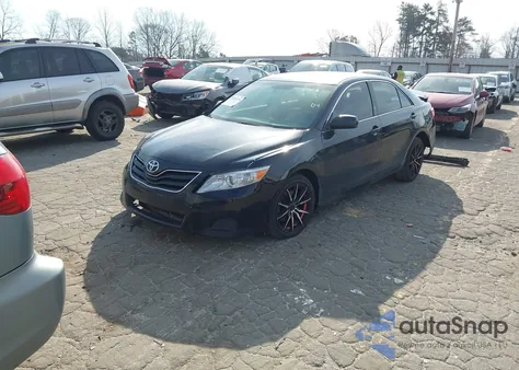 2010 Toyota Camry Le z USA, uszkodzony, nr VIN 4T1BK3EK6AU107414